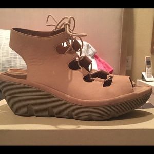 Clark’s Lace-Up Sandals Brand New 8M